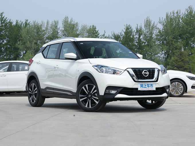 东风日产  1.5L 右前正45度