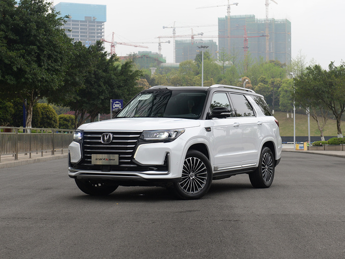 长安乘用车  2.0T 左前正45度