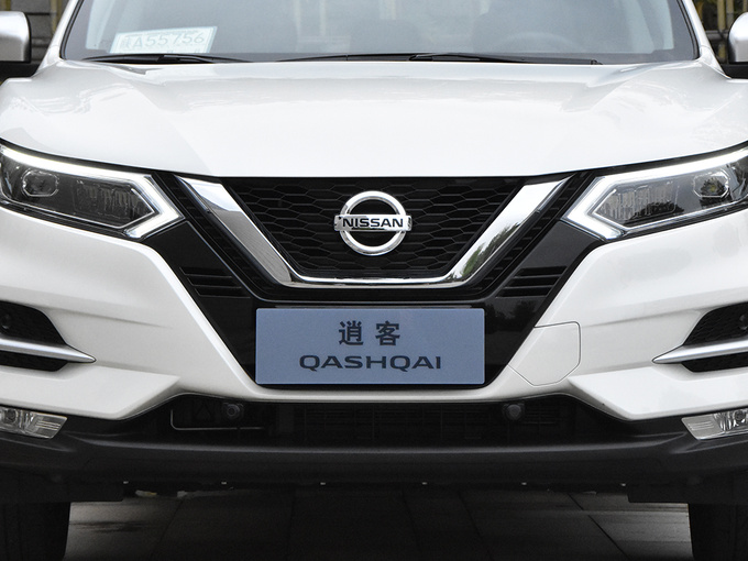 东风日产  2.0L 前脸