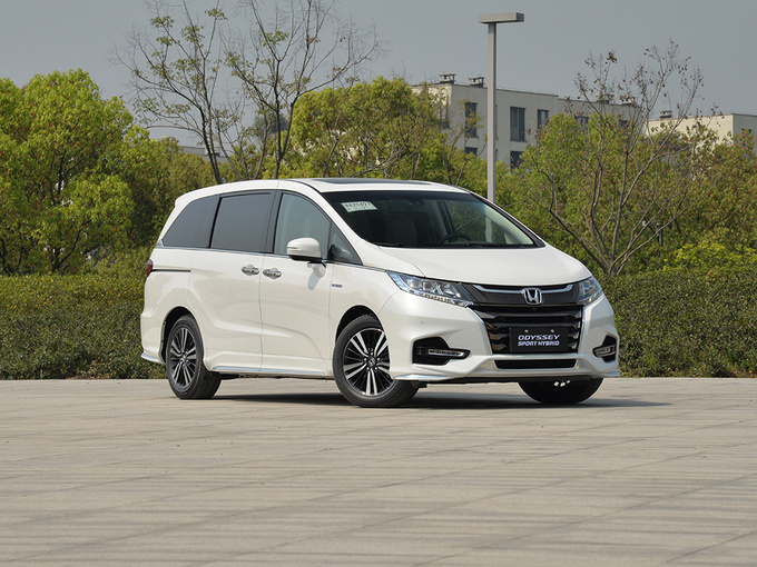 广汽本田  2.0L 右前正45度