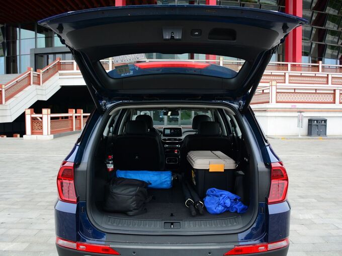北京现代 380 TGDi TOP 后备箱