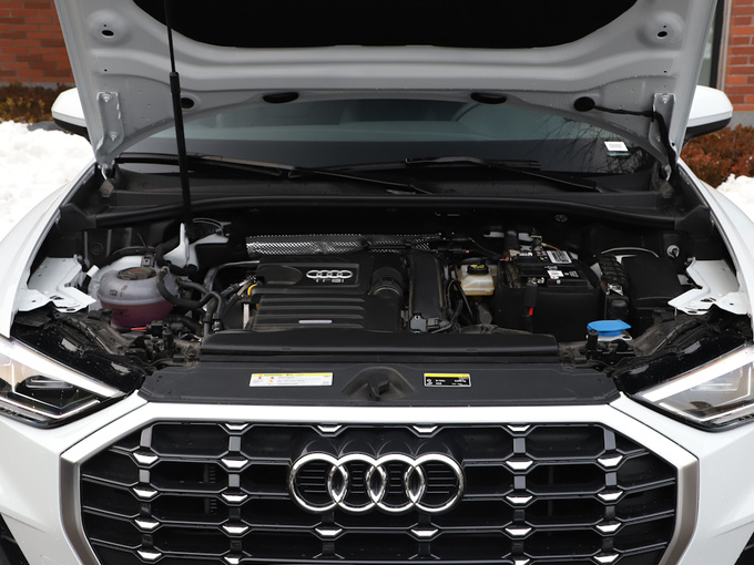 一汽奥迪  35 TFSI 发动机舱
