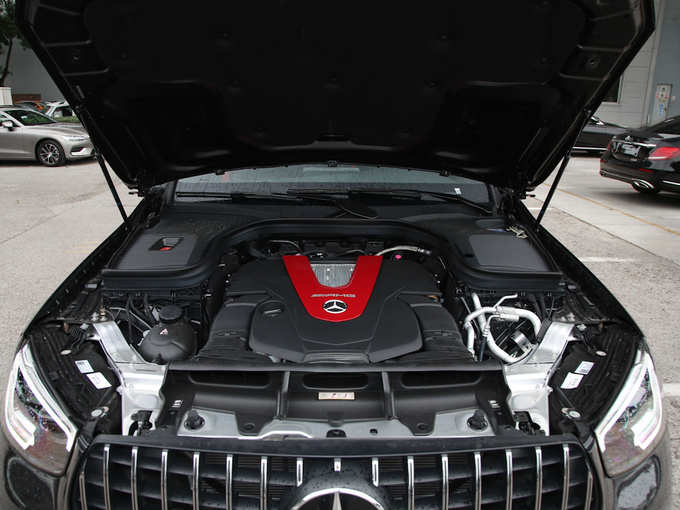 奔驰-AMG  AMG GLC 43 发动机舱