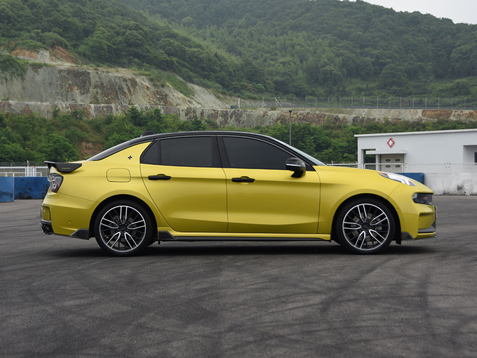 领克 03+ 2.0TD 自动劲Pro版 正右侧