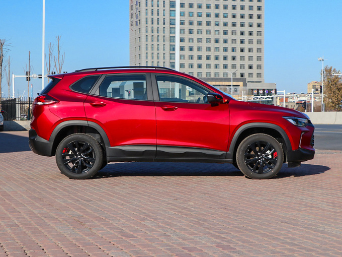 雪佛兰  Redline 325T 自动趣版 正右侧