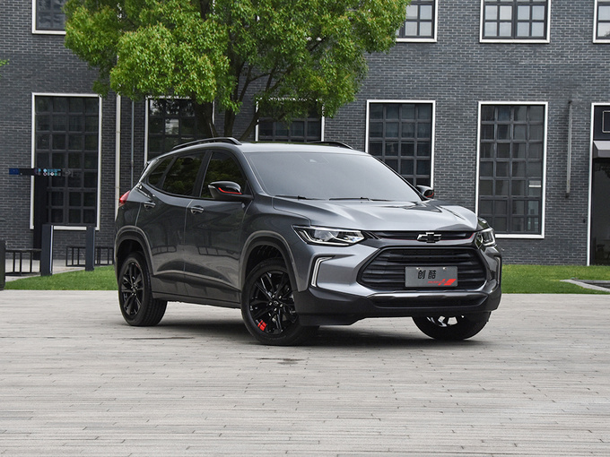 雪佛兰  Redline 335T CVT尊版 右前正45度