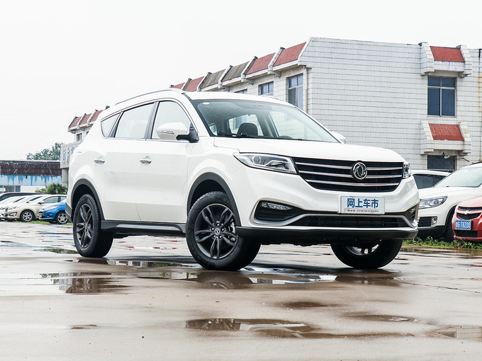 东风风光  1.5T 右前正45度