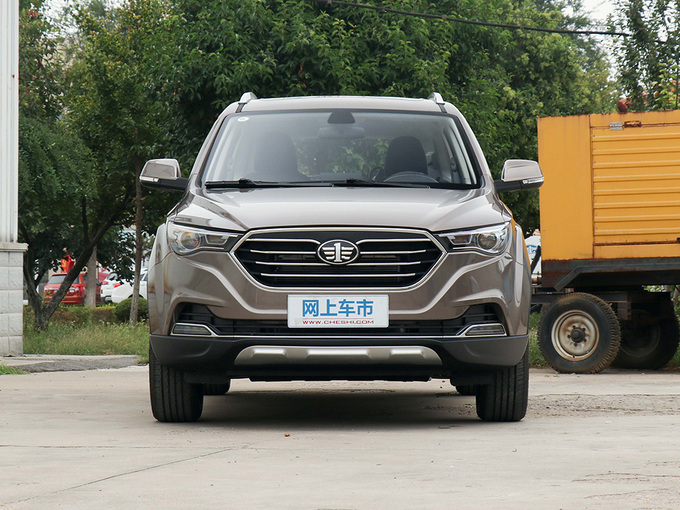 一汽奔腾  1.6L 自动豪华型 正前