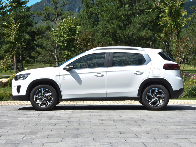 东风雪铁龙  230THP DCT 正左侧