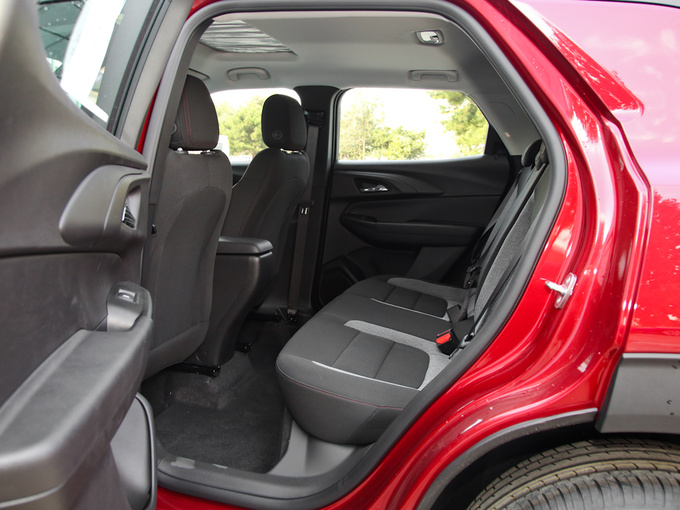 雪佛兰 435T Redline CVT两驱锋锐版 第二排空间