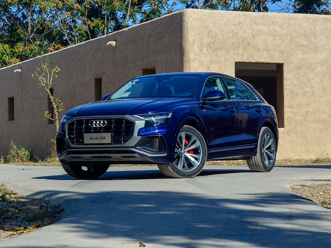 奥迪(进口)  55 TFSI 甄选动感型 左前正45度