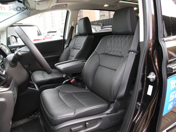 东风本田  2.0L 前排座椅