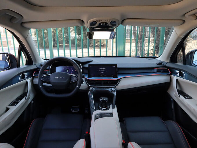 领克  1.5T 大中控全景