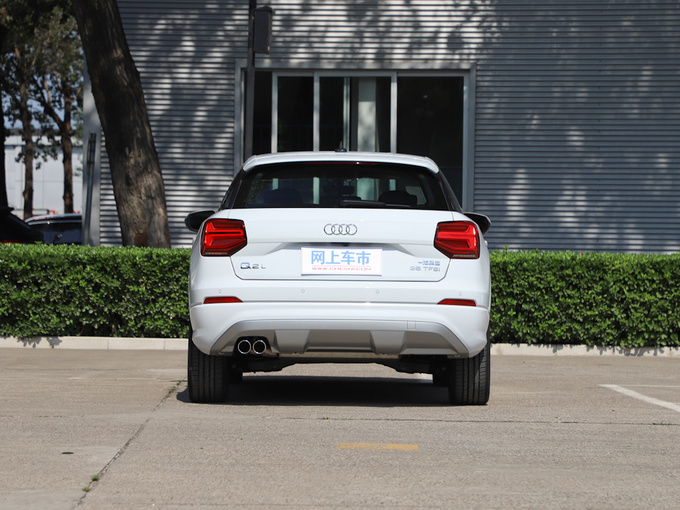 一汽奥迪  35TFSI 正后