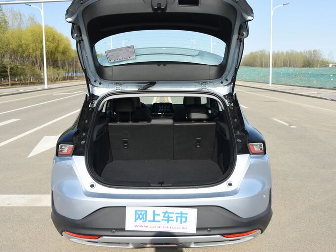 雪佛兰   后备箱