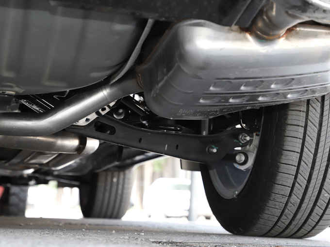 雪佛兰  RS 650T 右后悬架