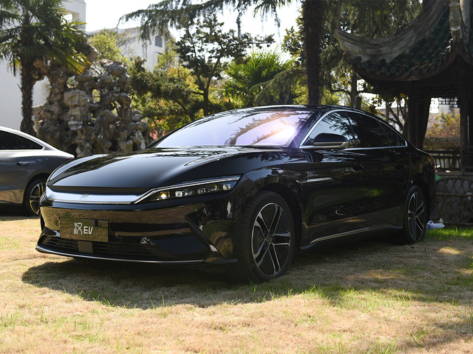 比亚迪  EV 左前正45度