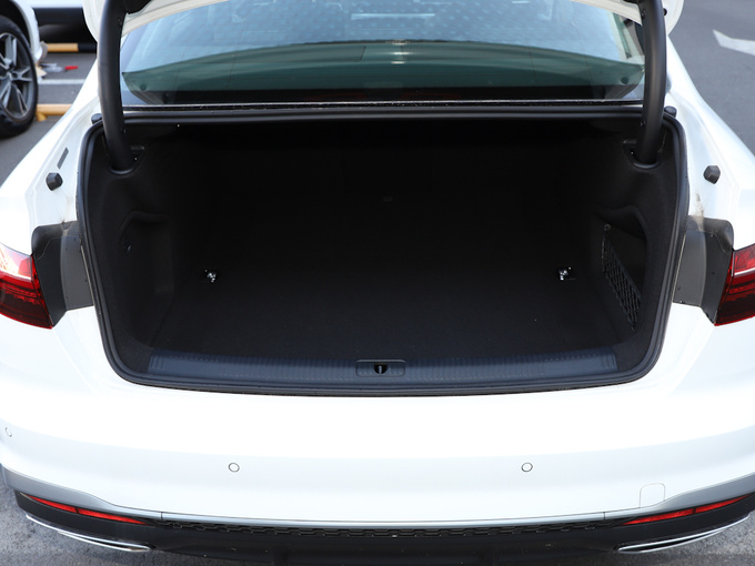 一汽奥迪 35 TFSI 后备箱