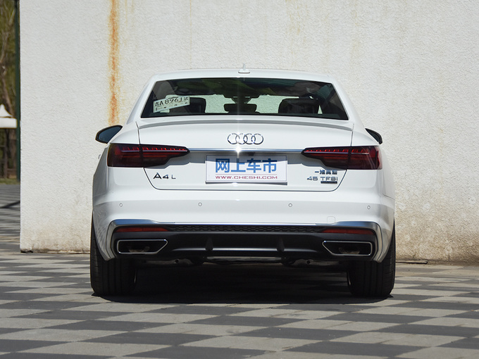 一汽奥迪  45 TFSI quattro 正后