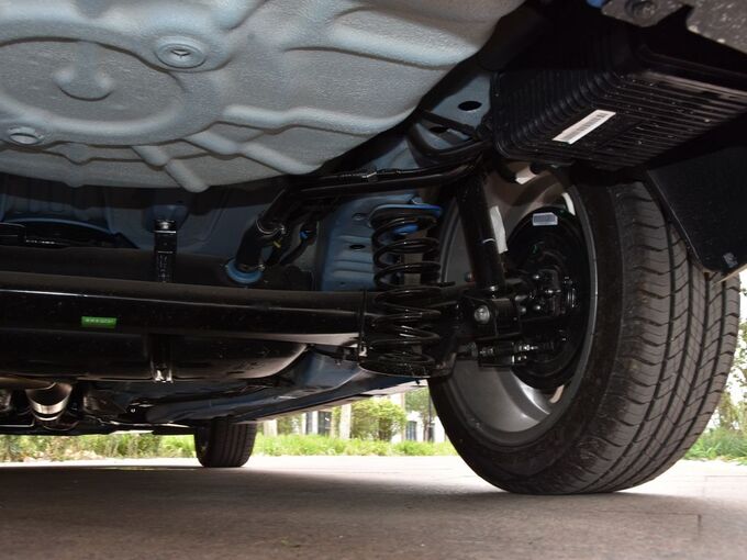 奇瑞汽车 1.5T 右后悬架