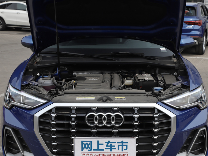 一汽奥迪  35 TFSI 发动机舱