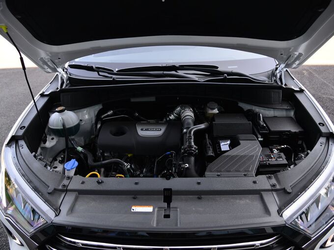 北京现代 280TGDi 双离合两驱时尚版 发动机舱