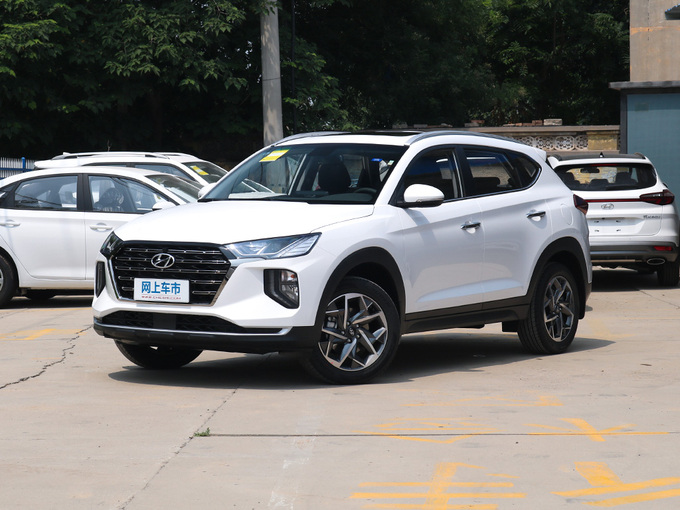 北京现代 280TGDi 双离合两驱智联版 左前正45度