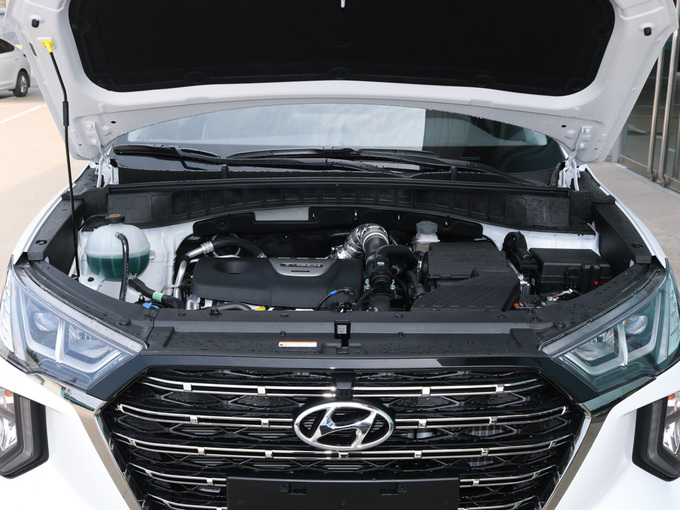 北京现代 280TGDi 双离合两驱智联版 发动机舱