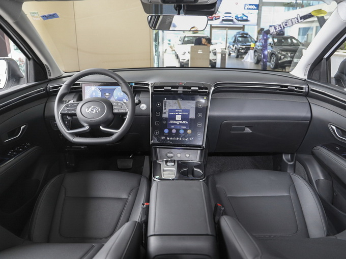 北京现代  第五代 途胜L 1.5T LUX尊贵版  大中控全景