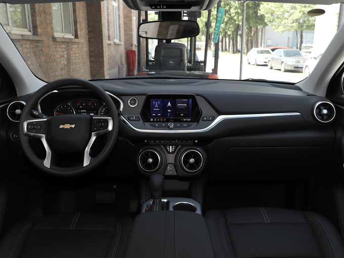 雪佛兰  650T 大中控全景