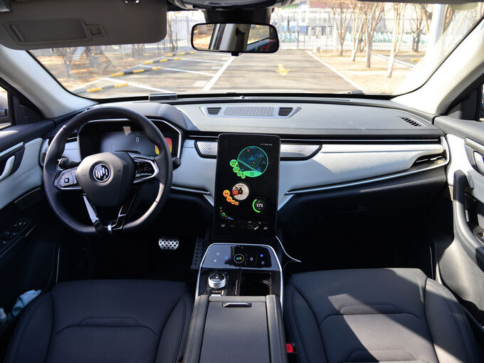 威马汽车  EX5-Z 大中控全景