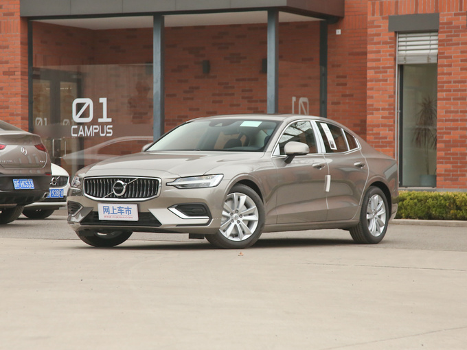 沃尔沃亚太  T3 左前正45度