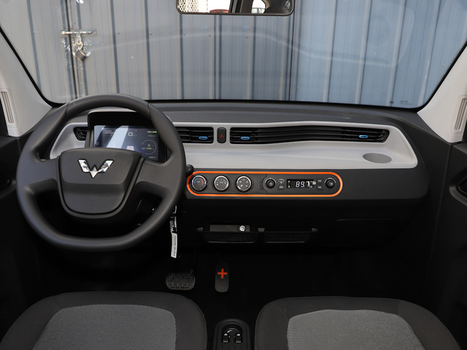 上汽通用五菱   大中控全景