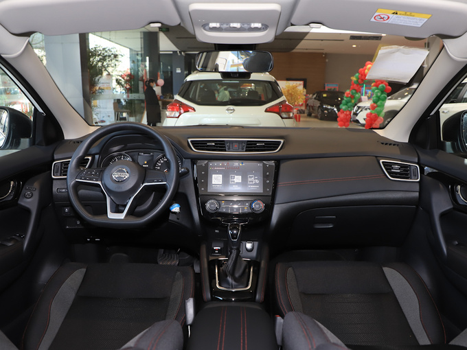 东风日产  2.0L 大中控全景