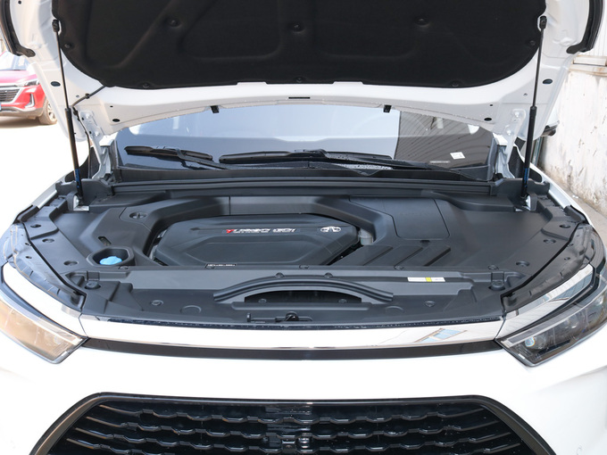 BEIJING汽车  1.5TD DCT致潮版 发动机舱