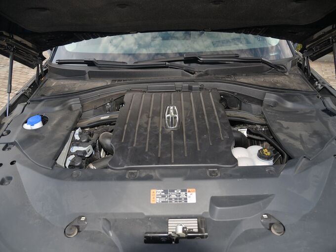 长安林肯  3.0T V6 发动机舱