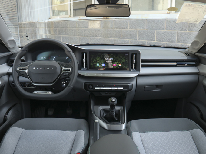 上汽通用五菱  1.5L 大中控全景