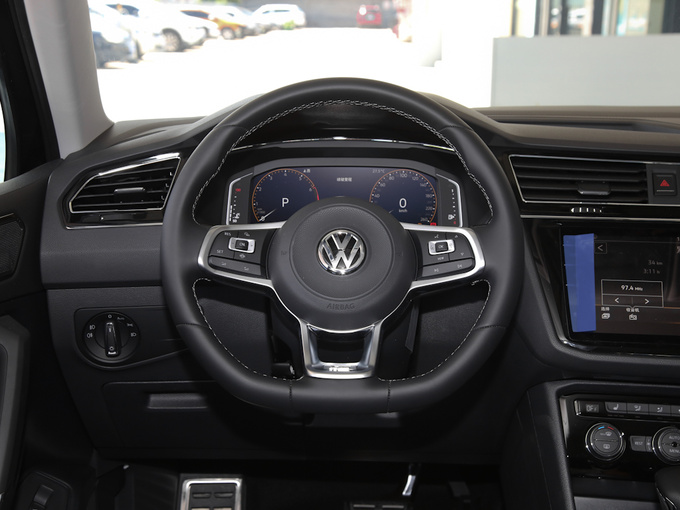 上汽大众  330TSI 自动两驱R-Line旗舰版 方向盘