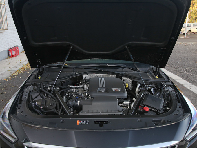 凯迪拉克(国产)  28T 发动机舱