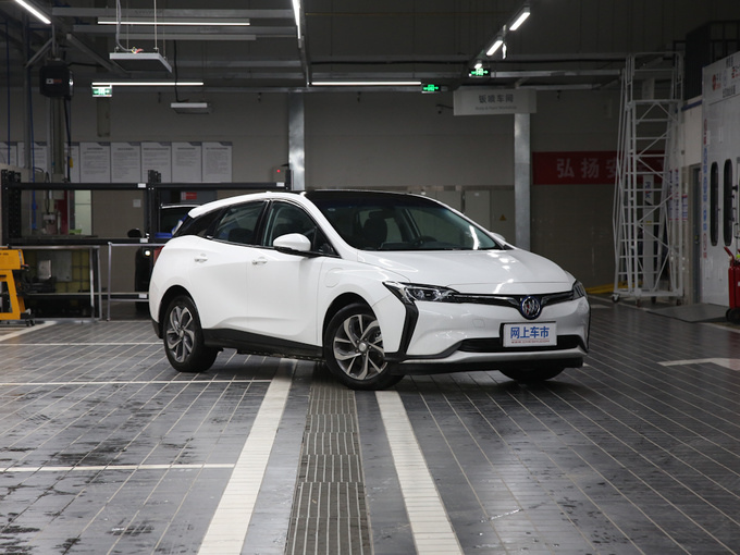 别克  插电混动 右前正45度