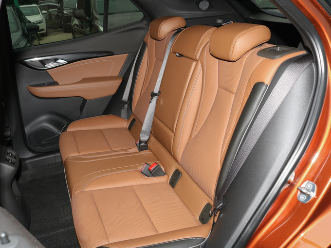 别克  652T 第二排座椅