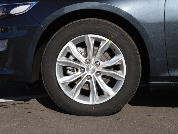 雪佛兰  535T 左前轮