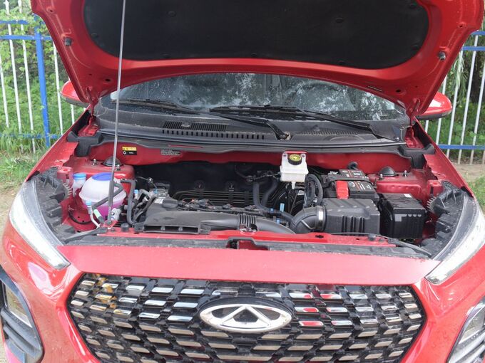 奇瑞汽车  PLUS 1.5L 发动机舱