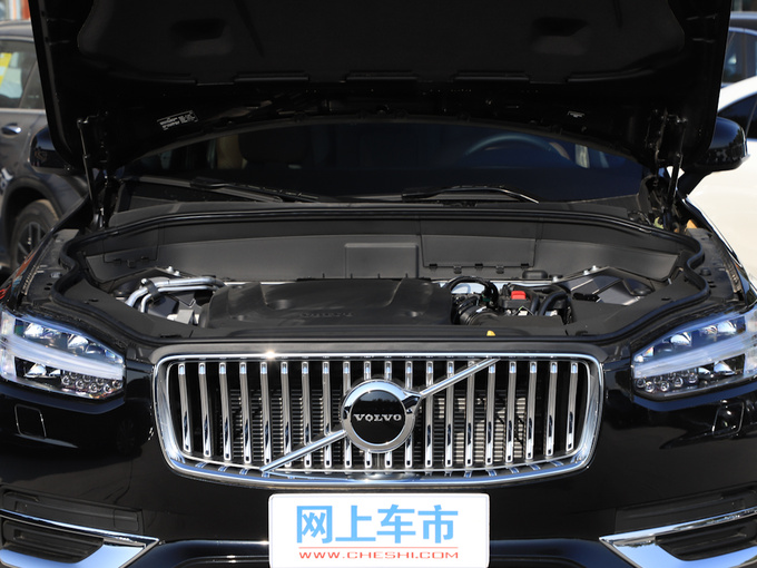 沃尔沃(进口)  B6 智逸豪华版 发动机舱