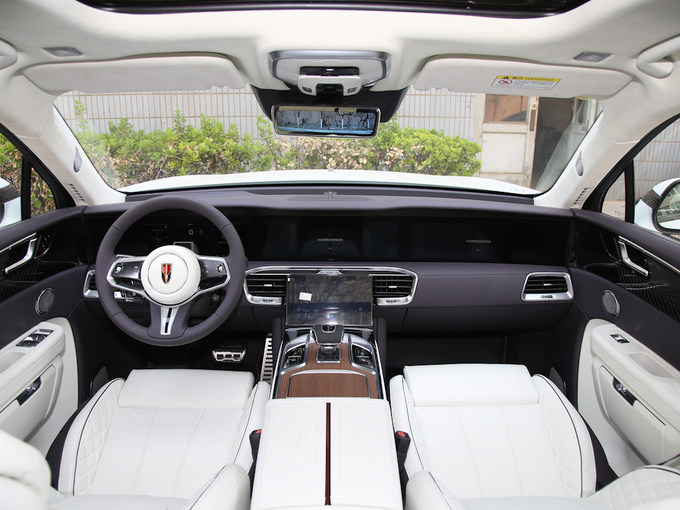 一汽红旗  旗·领 大中控全景