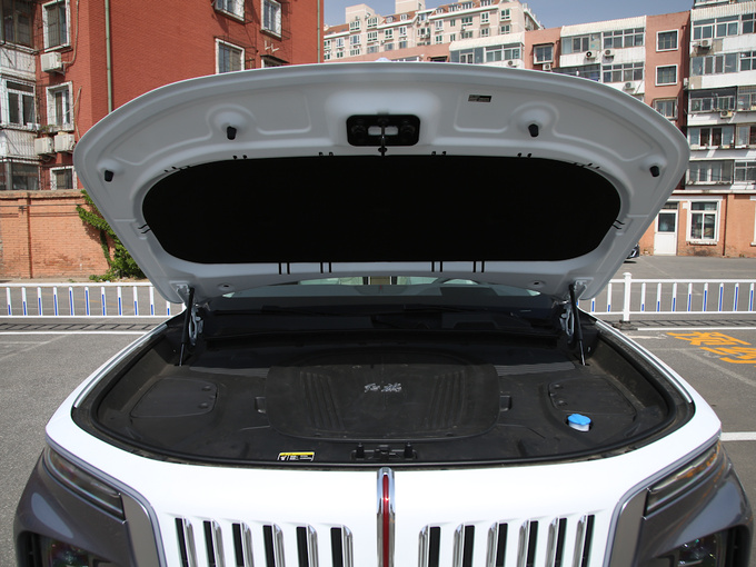 一汽红旗  旗·领 发动机舱