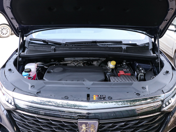 上汽荣威  400TGI 发动机舱