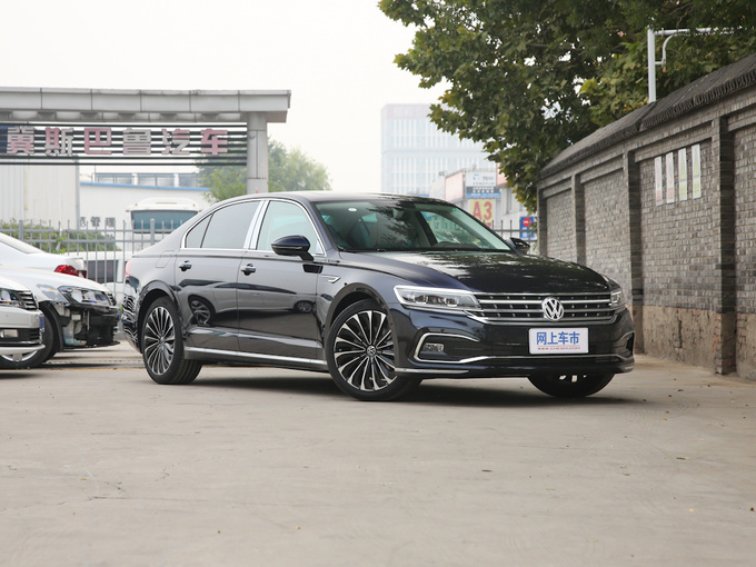 上汽大众  380TSI 右前正45度