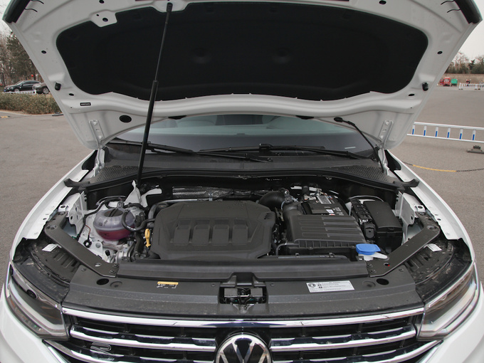 上汽大众  330TSI 发动机舱