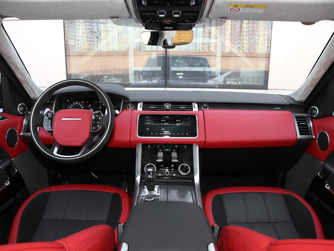 路虎  3.0 L6 大中控全景